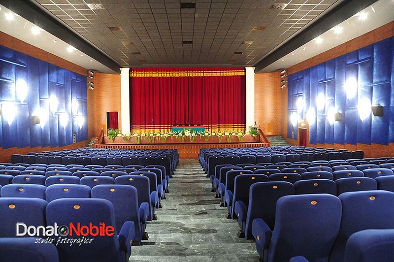 File:Cavallino-Teatro Il Ducale.jpg